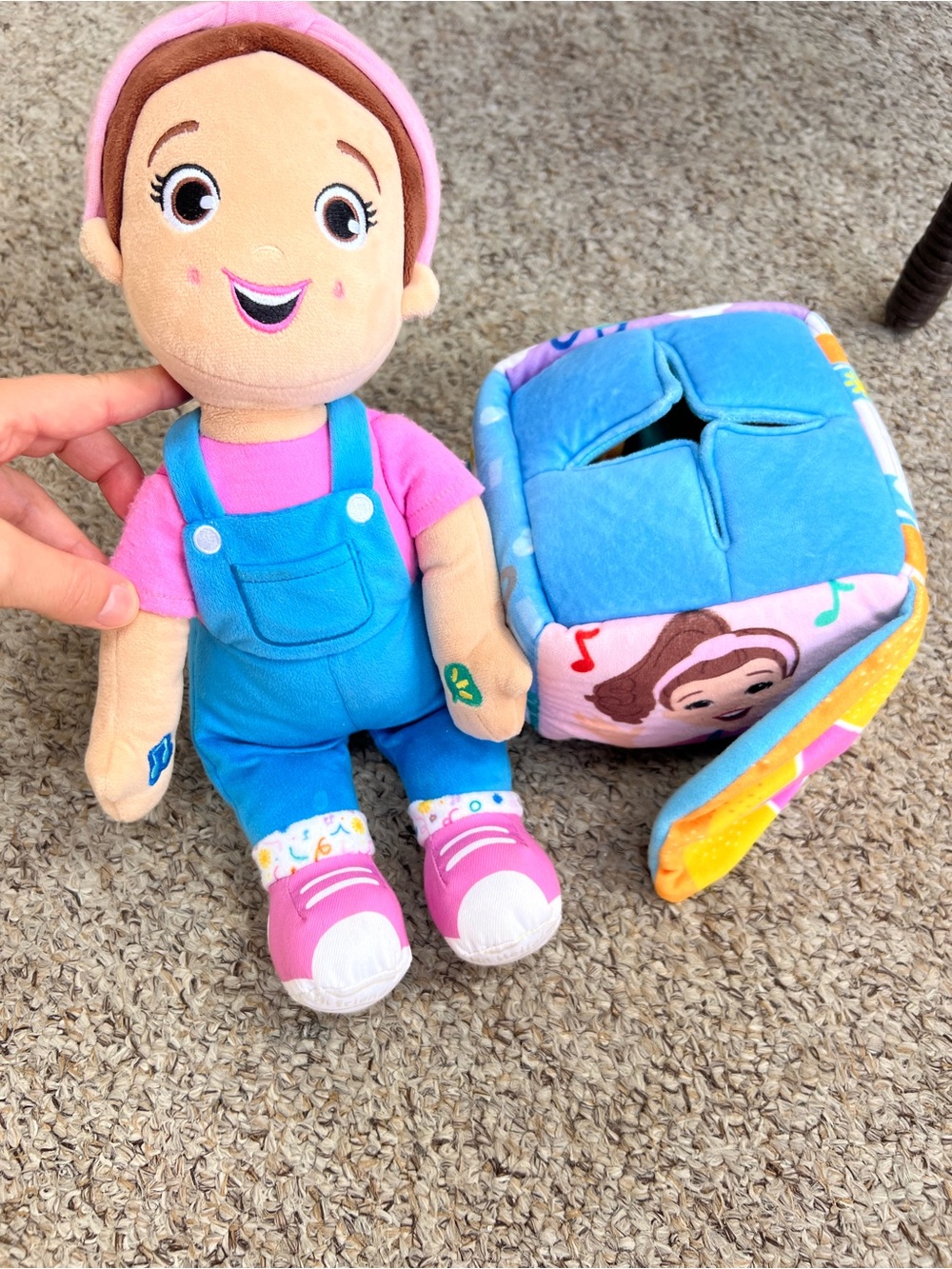 Ms Rachel Plush talking music Doll with Activity Cube